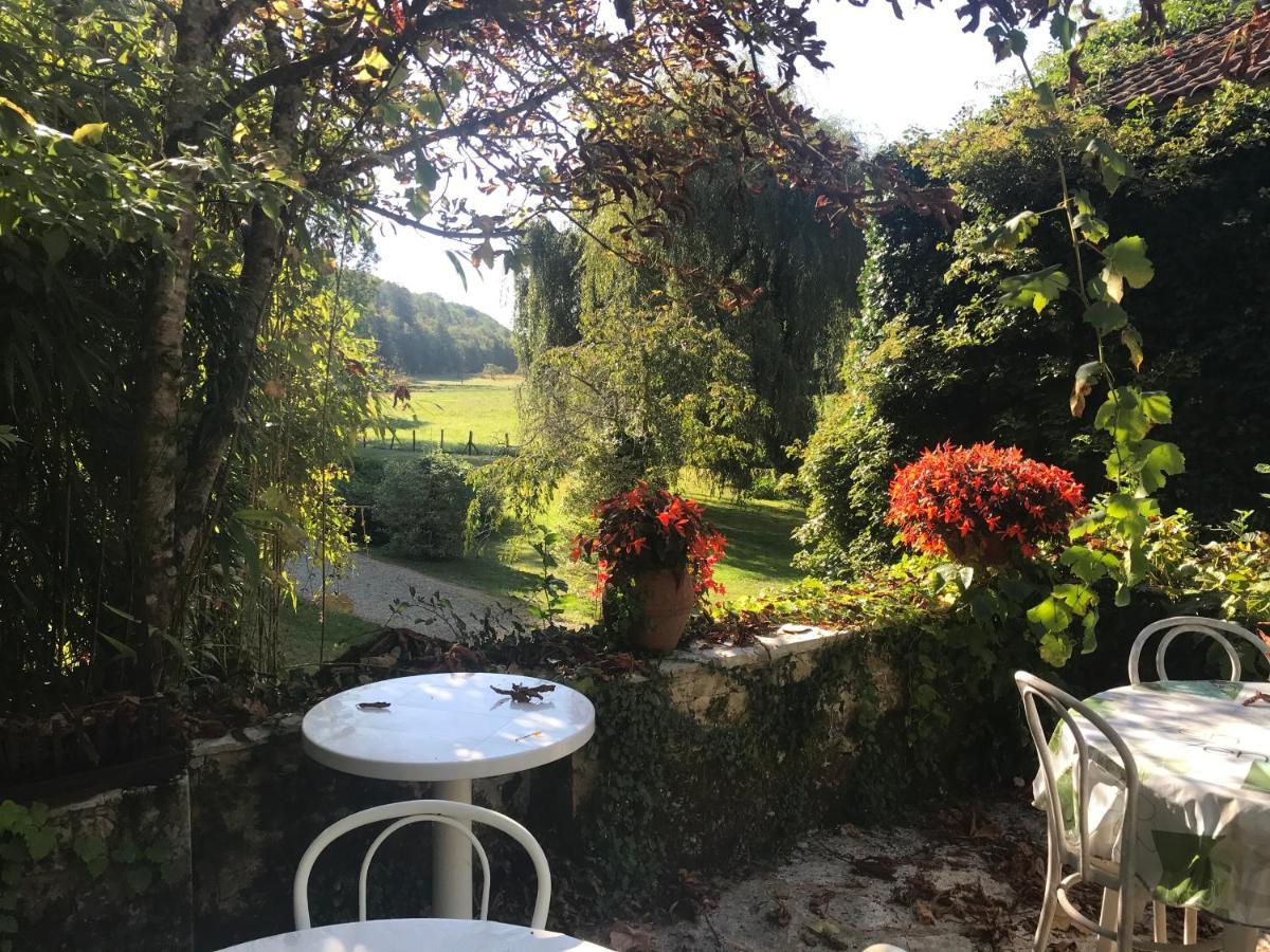 Bed & Breakfast Le Moulin Neuf Saint-Alvere Exterior photo