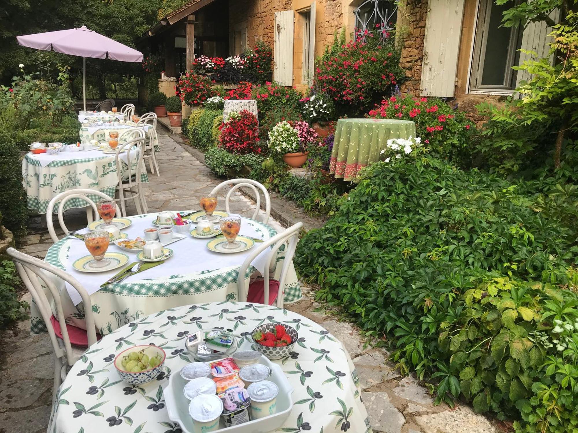 Bed & Breakfast Le Moulin Neuf Saint-Alvere Exterior photo